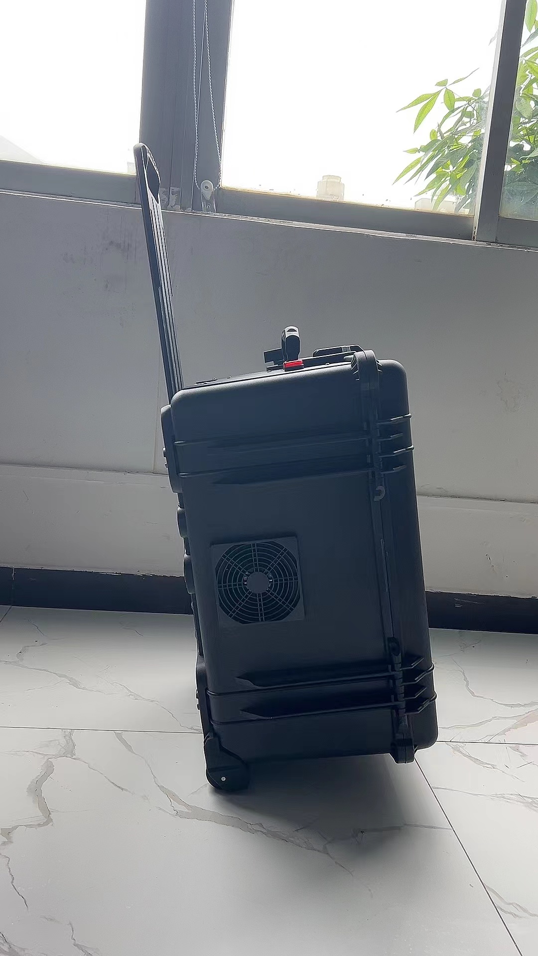 雅安手拉箱型移动通信干扰器